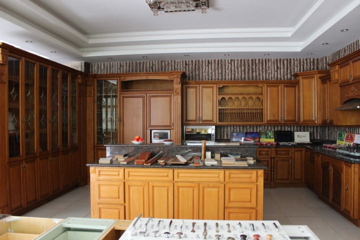 solid wood kitchen cabinet